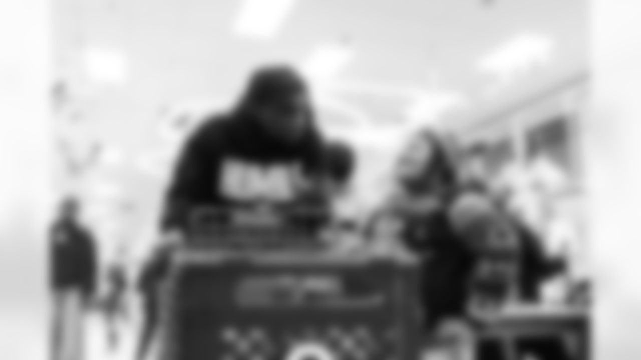 Quarterback Cam Ward #1 of the Tennessee Titans partners with Preston Taylor Ministries to take 8 kids holiday shopping on December 16, 2025 in Nashville, TN. Photo By Jessie Rogers/Tennessee Titans