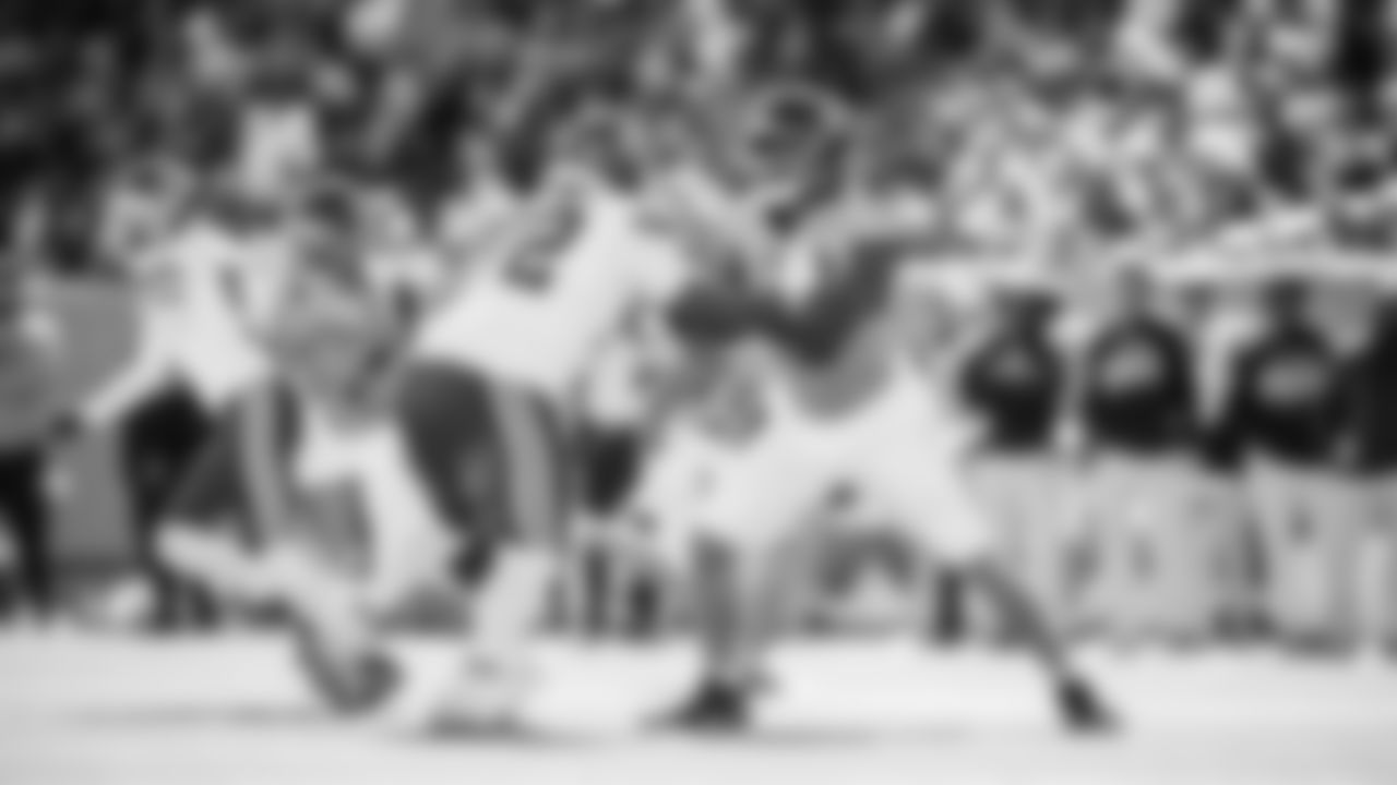 The Tennessee Titans and the Kansas City Chiefs compete at Nissan Stadium on December 21, 2025 in Nashville, TN. Photo By Jessie Rogers/Tennessee Titans