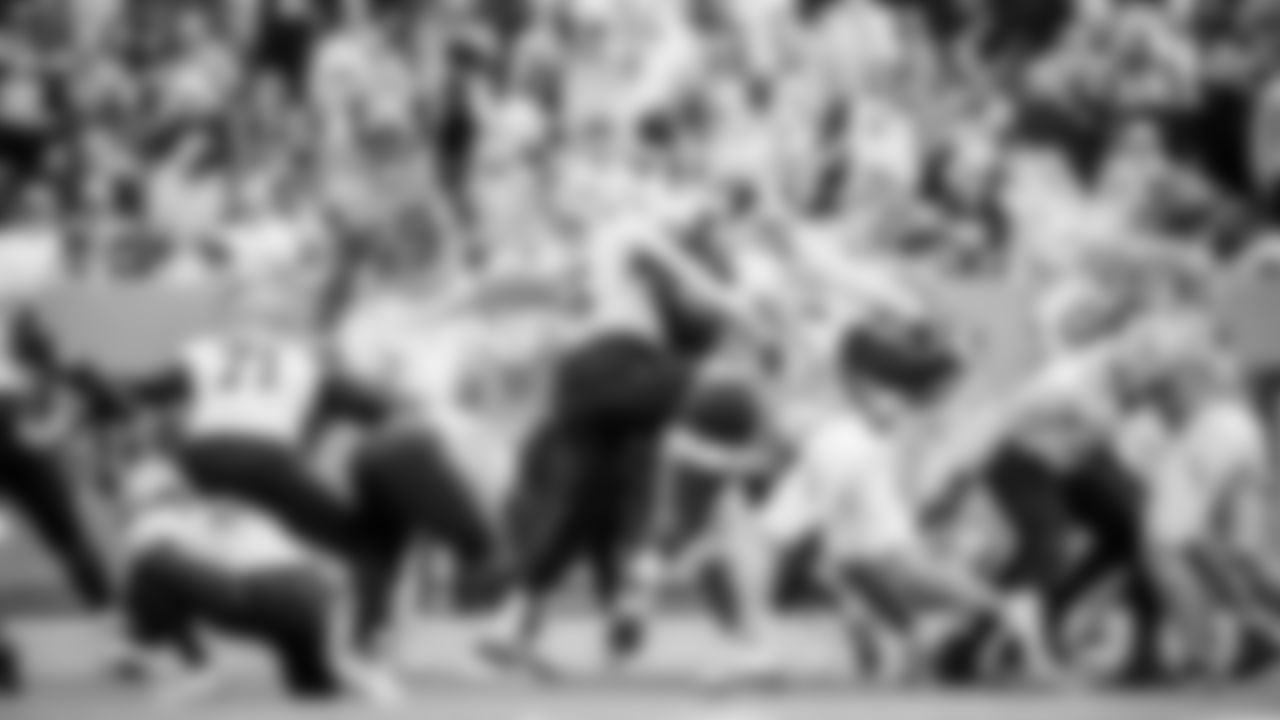 The Tennessee Titans and the New Orleans Saints compete at Nissan Stadium on December 28, 2025 in Nashville, TN. Photo By Donald PageTennessee Titans