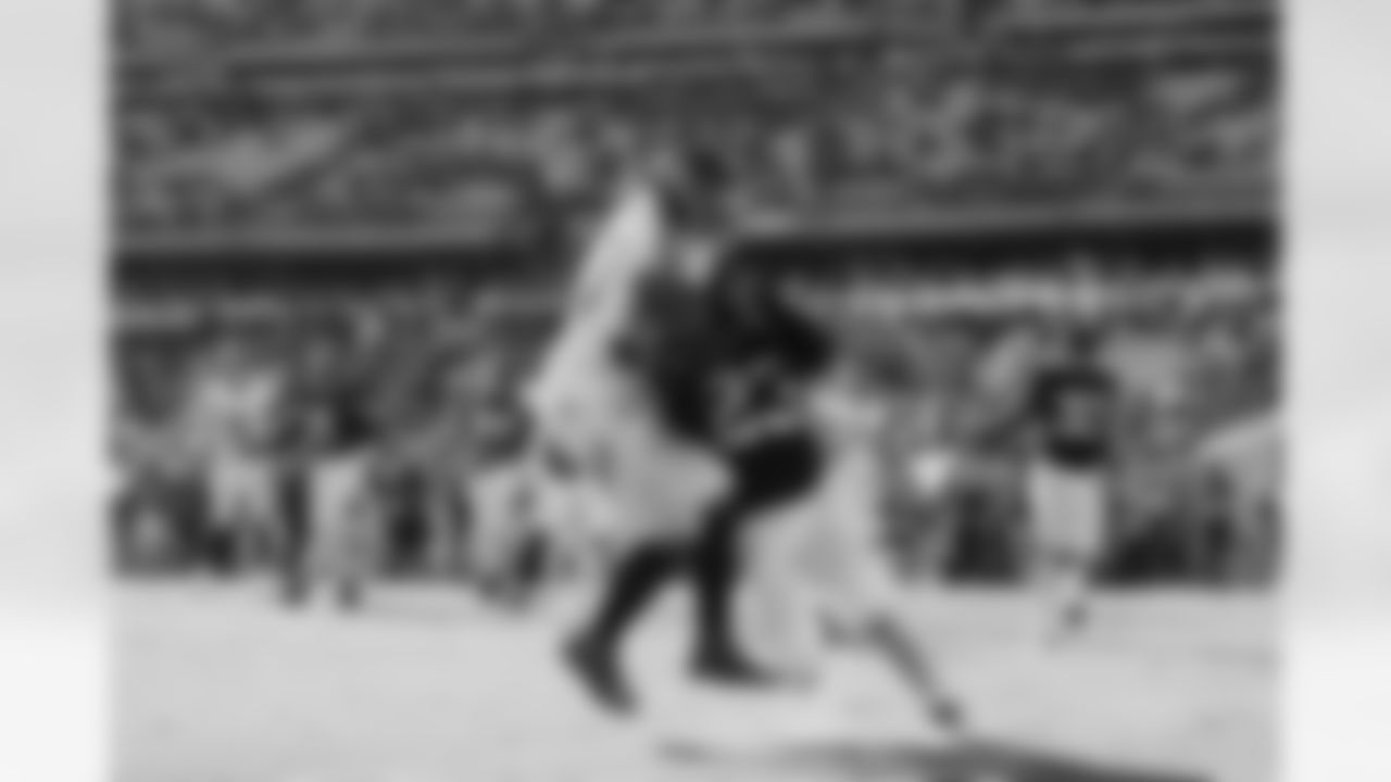 Tennessee Titans defensive tackle Jeffery Simmons (98) makes a catch during an NFL football game against the Jacksonville Jaguars, Sunday, Nov. 19, 2023, in Jacksonville, Fla. The Jaguars won 34-14. (Perry Knotts via AP)