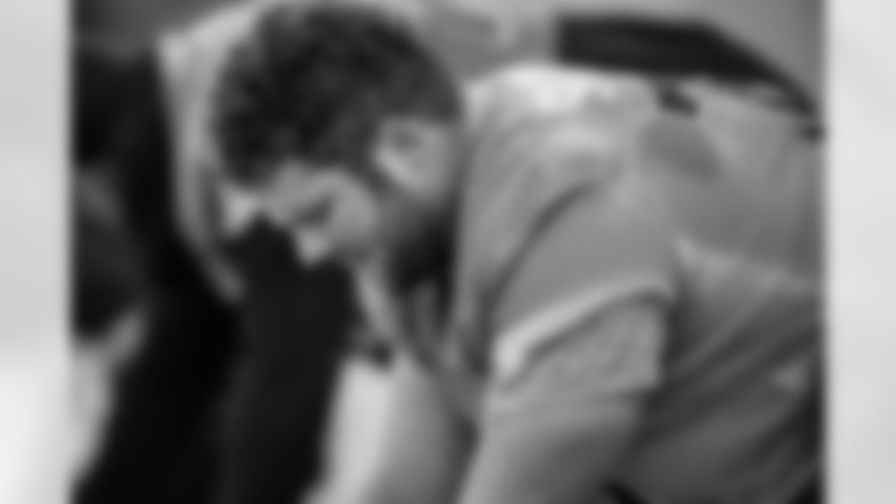 Offensive lineman Peter Skoronski #77 of the Tennessee Titans during practice at the Ascension Saint Thomas Sports Park on December 24, 2025 in Nashville, TN. Photo By Beau Brune/Tennessee Titans