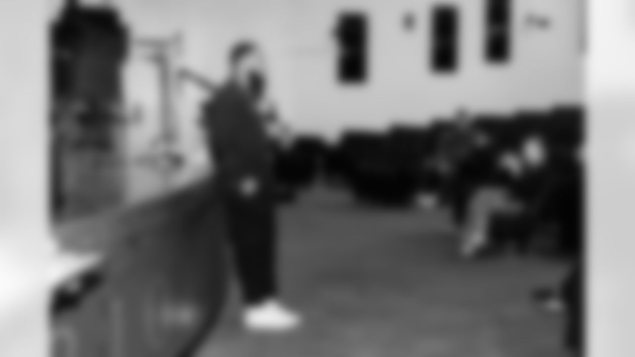 Defensive lineman Jeffery Simmons #98 of the Tennessee Titans speaks to Hunters Lane High School Girls Flag Football team after giving a donation on December 09, 2025 in Nashville, TN. Photo By Donald Page/Tennessee Titans