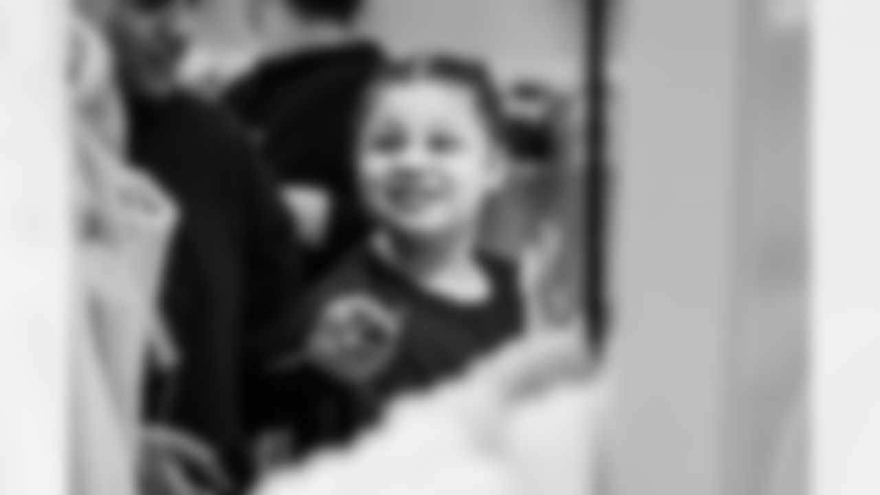 JC Latham Holiday Shopping Event on December 22, 2025 at Target in Nashville, TN. Photo By Beau Brune/Tennessee Titans