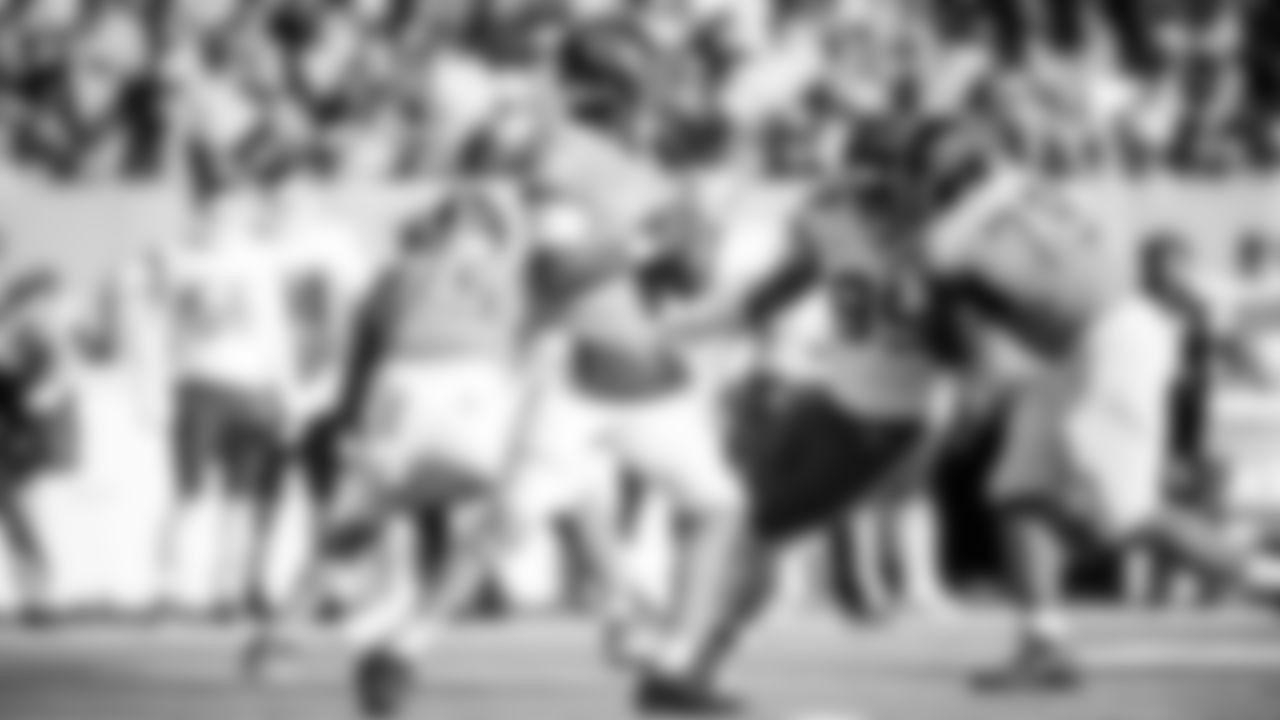 The Tennessee Titans and the Kansas City Chiefs compete at Nissan Stadium on December 21, 2025 in Nashville, TN. Photo By Beau Brune/Tennessee Titans