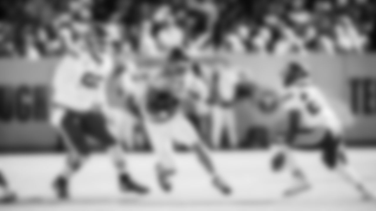 The Tennessee Titans and the Kansas City Chiefs compete at Nissan Stadium on December 21, 2025 in Nashville, TN. Photo By Donald Page/Tennessee Titans