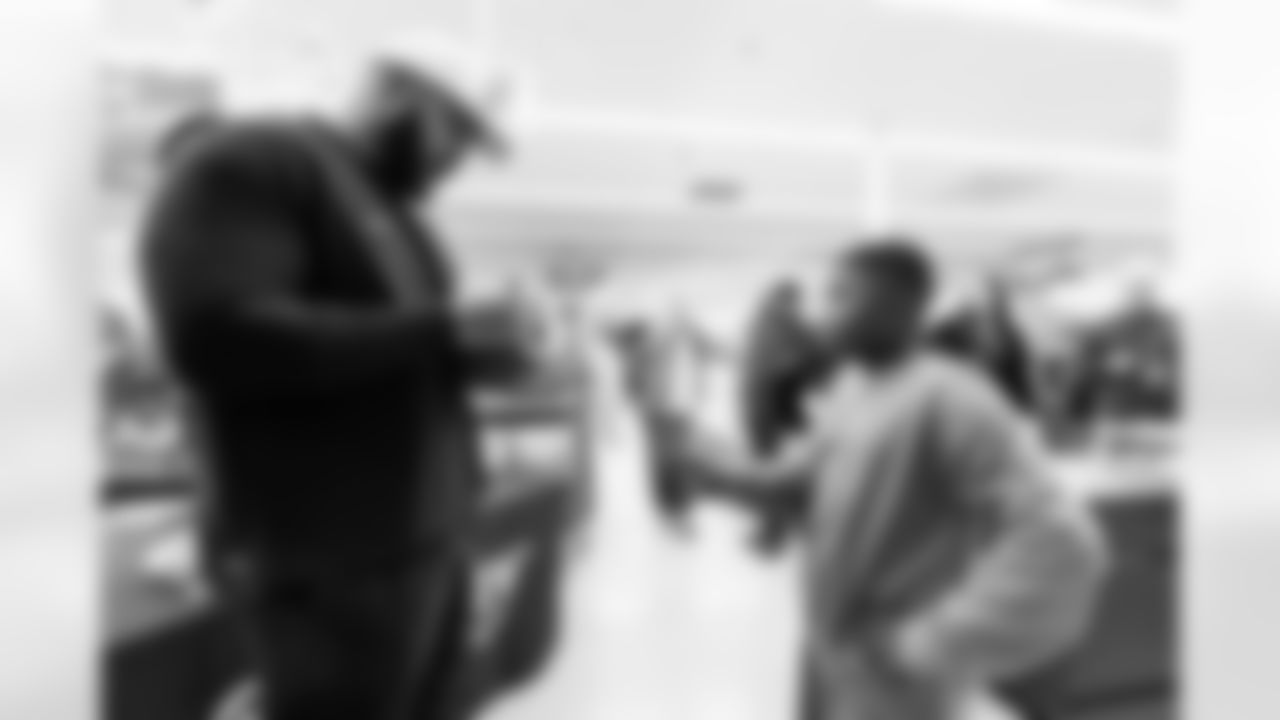 Defensive tackle Jeffery Simmons #98 of the Tennessee Titans partners with Big Brothers Big Sisters to take kids shopping at Academy Sports on December 09, 2025 in Nashville, TN. Photo By Jessie Rogers/Tennessee Titans