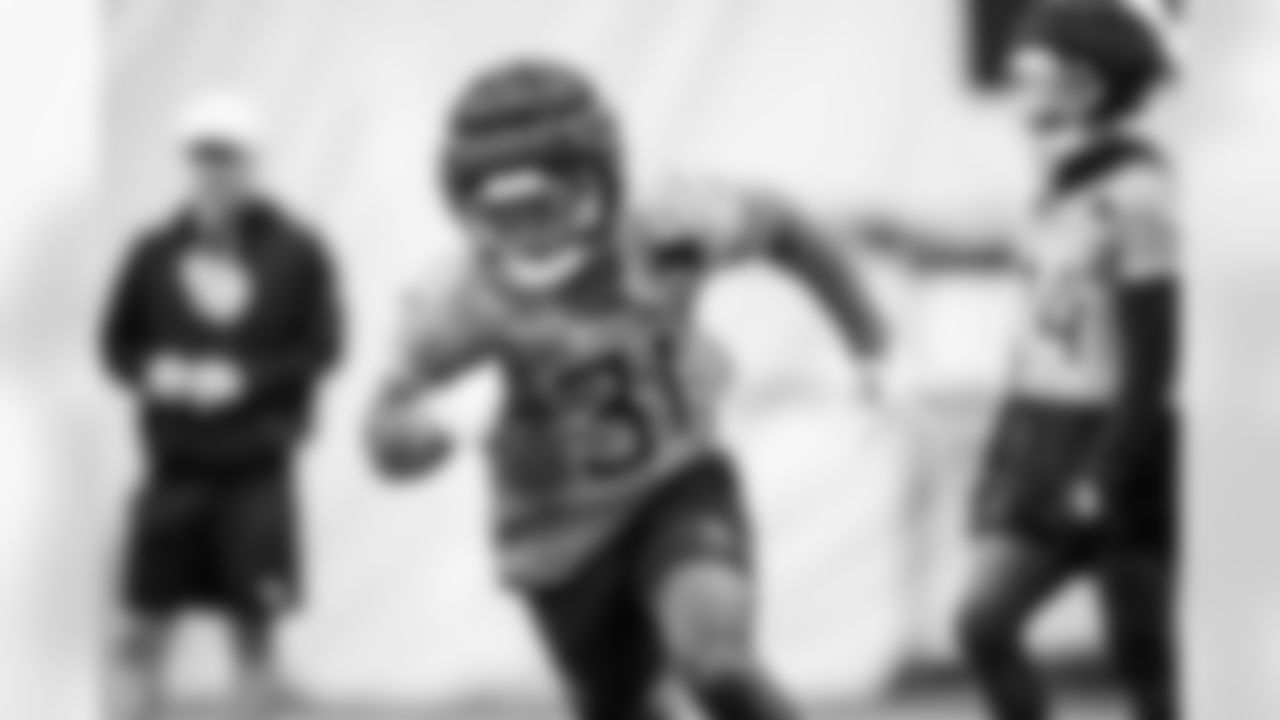 Running back Kalel Mullings #31 of the Tennessee Titans during practice in the bubble at the Ascension Saint Thomas Sports Park on November 20, 2025 in Nashville, TN. Photo By Donald Page/Tennessee Titans