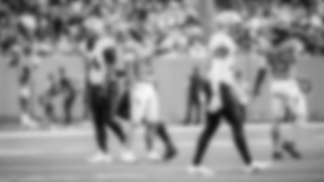 The Tennessee Titans and the New Orleans Saints compete at Nissan Stadium on December 28, 2025 in Nashville, TN. Photo By Beau BruneTennessee Titans