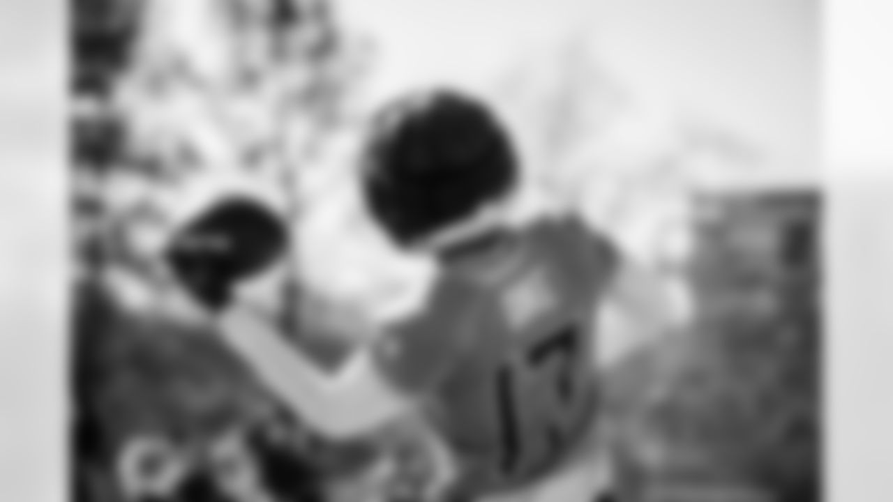 Wide receiver Chimere Dike #17 of the Tennessee Titans during practice at the Ascension Saint Thomas Sports Park on November 27, 2025 in Nashville, TN. Photo By Donald Page/Tennessee Titans