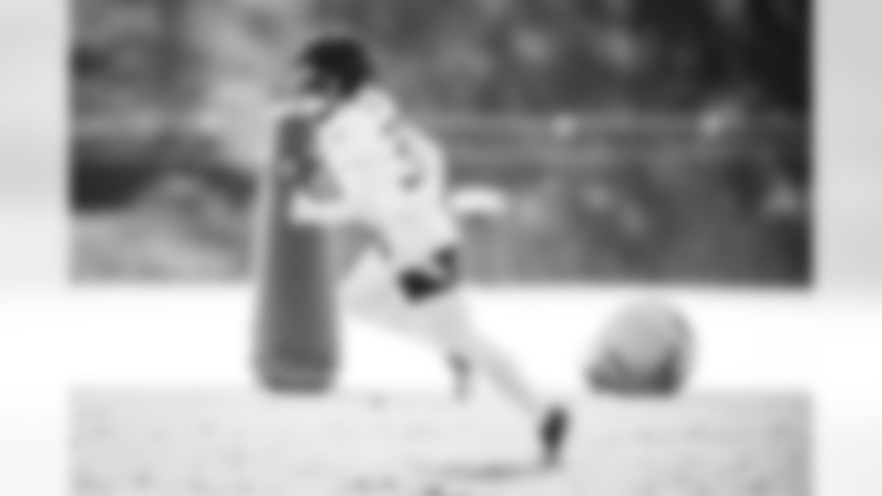 Defensive back Amani Hooker #37 of the Tennessee Titans during practice at the Ascension Saint Thomas Sports Park on November 13, 2025 in Nashville, TN. Photo By Donald Page/Tennessee Titans