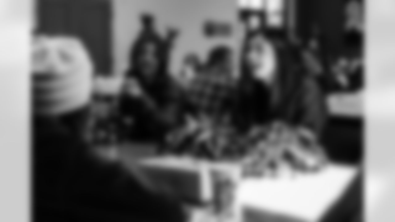 Tennessee Titans host a lunch and play bingo with veterans on Veteran's Day at Operation Stand Down on November 11, 2025 in Nashville, TN. Photo By Jessie Rogers/Tennessee Titans