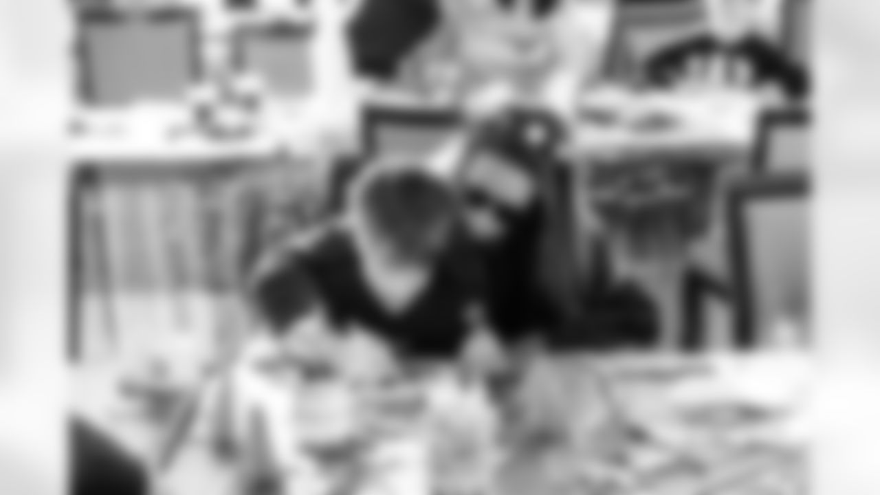 T-Rac's Tinsel Town on December 13, 2025 in Nashville, TN. Photo By Beau Brune/Tennessee Titans