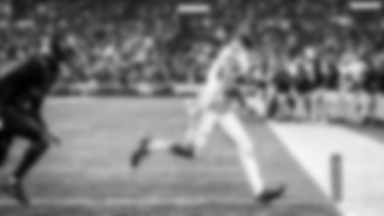 Wide receiver Chimere Dike #17 of the Tennessee Titans during the game between the Tennessee Titans and the Cleveland Browns at Huntington Bank Field on December 07, 2025 in Cleveland, OH. Photo By Donald Page/Tennessee Titans