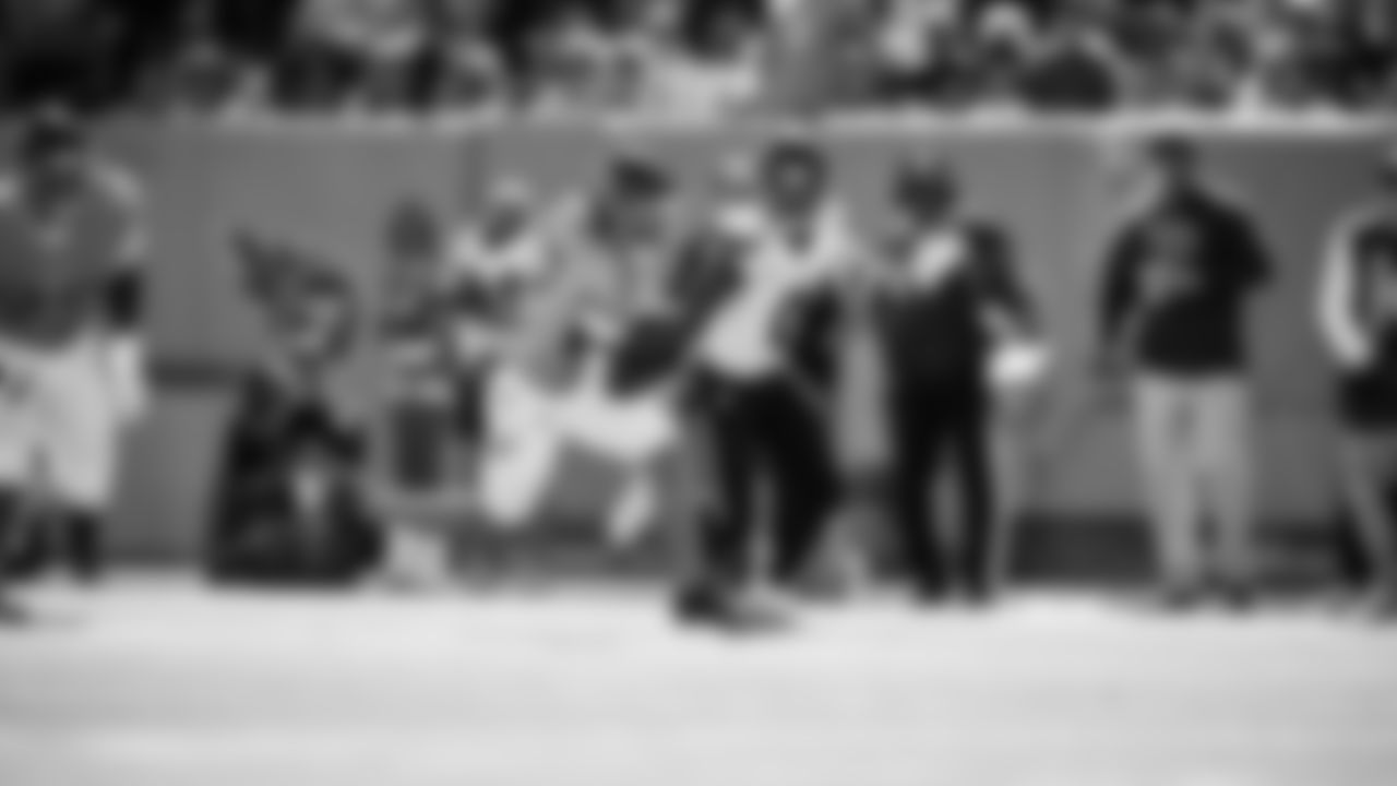 The Tennessee Titans and the Houston Texans compete at Nissan Stadium on November 16, 2025 in Nashville, TN. Photo By Jessie Rogers/Tennessee Titans