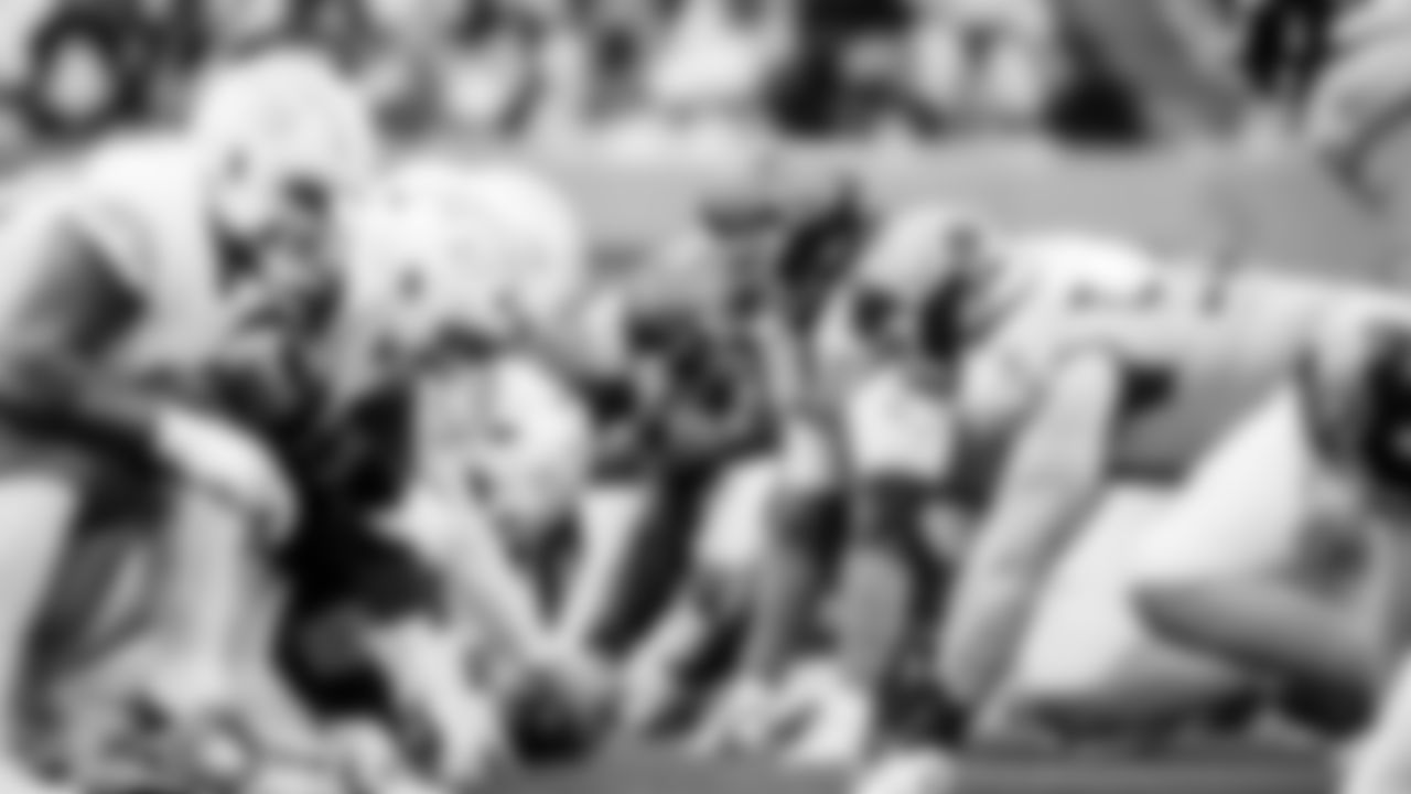 The Tennessee Titans and the Los Angeles Chargers compete at Nissan Stadium on November 02, 2025 in Nashville, TN. Photo B Jessie Rogers/Tennessee Titans