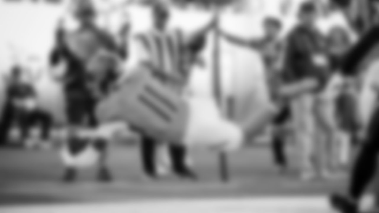 The Tennessee Titans and the Houston Texans compete at Nissan Stadium on November 16, 2025 in Nashville, TN. Photo By Jessie Rogers/Tennessee Titans