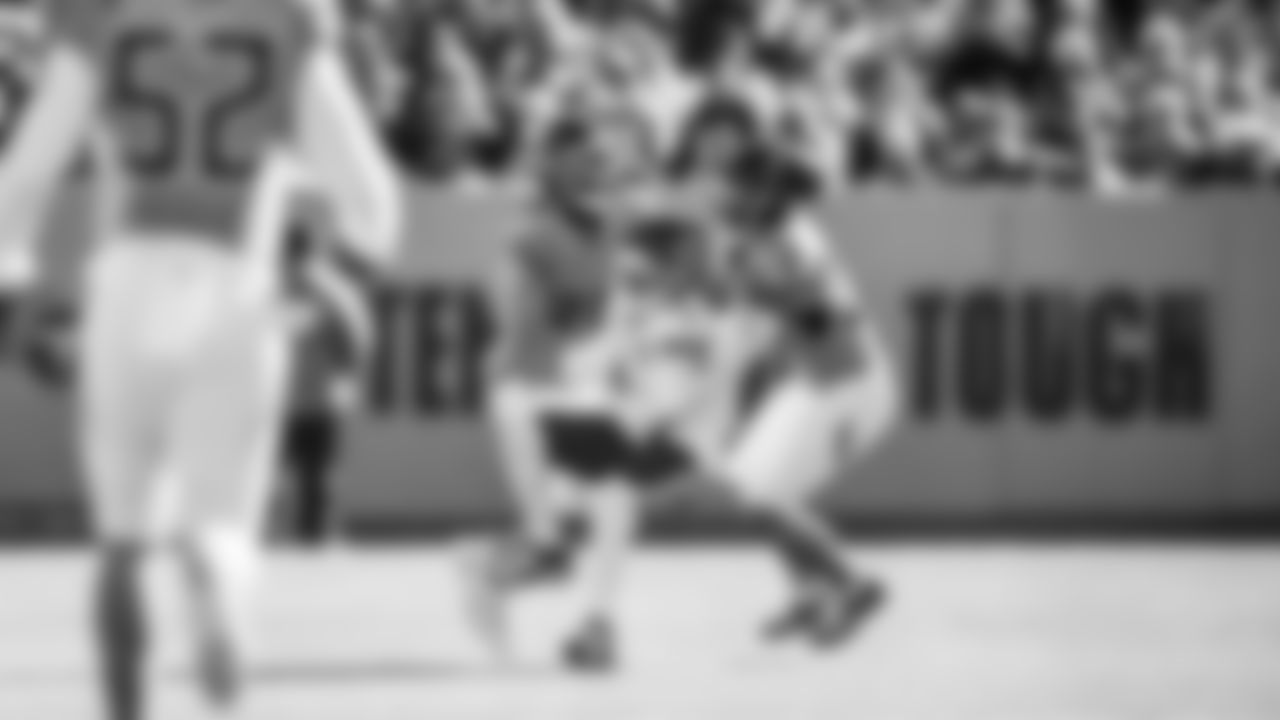 The Tennessee Titans and the Kansas City Chiefs compete at Nissan Stadium on December 21, 2025 in Nashville, TN. Photo By Jessie Rogers/Tennessee Titans