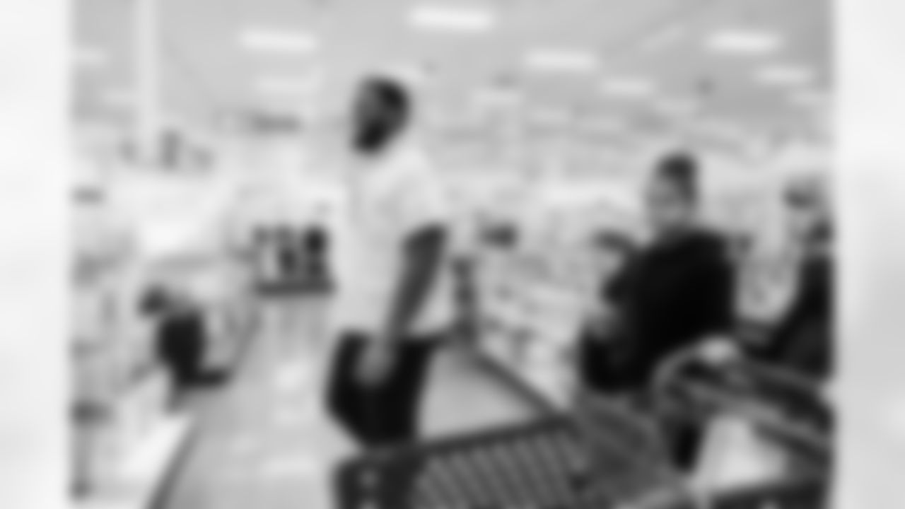 JC Latham Holiday Shopping Event on December 22, 2025 at Target in Nashville, TN. Photo By Beau Brune/Tennessee Titans