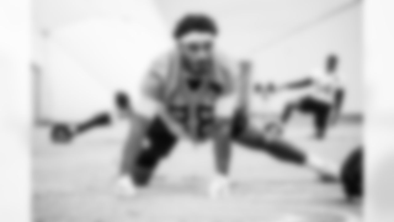 Tight end David Martin-Robinson #88 of the Tennessee Titans during practice at the Ascension Saint Thomas Sports Park on December 26, 2025 in Nashville, TN. Photo By Donald Page/Tennessee Titans