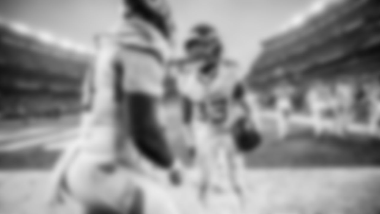 The Tennessee Titans and the Cleveland Browns compete at Huntington Bank Field on December 07, 2025 in Cleveland, OH. Photo By Donald Page/Tennessee Titans