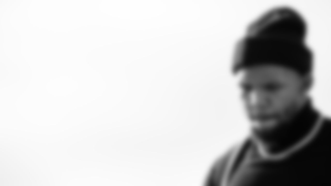 Running back Tony Pollard #20 of the Tennessee Titans during the travel day at the Nashville International Airport on December 06, 2025 in Nashville, TN. Photo by Jessie Roger/Tennessee Titans