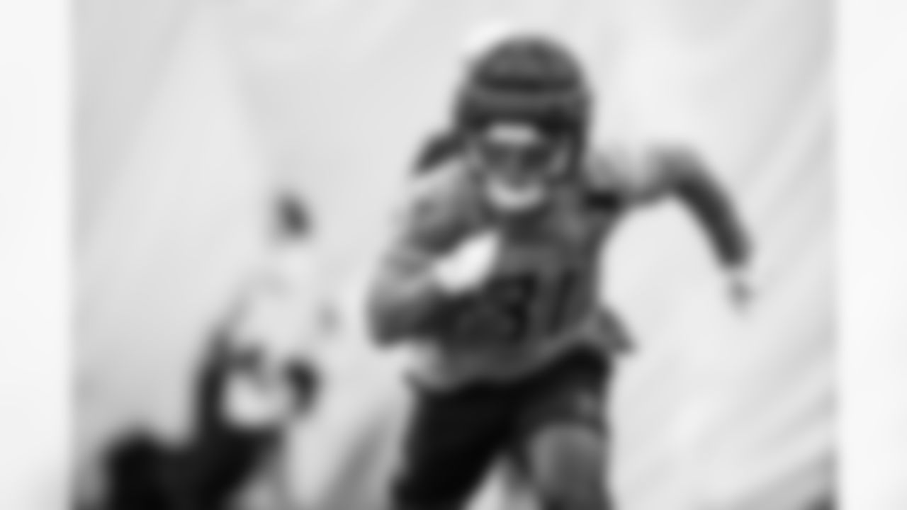 Running back Kalel Mullings #31 of the Tennessee Titans during practice in the bubble at the Ascension Saint Thomas Sports Park on November 20, 2025 in Nashville, TN. Photo By Donald Page/Tennessee Titans