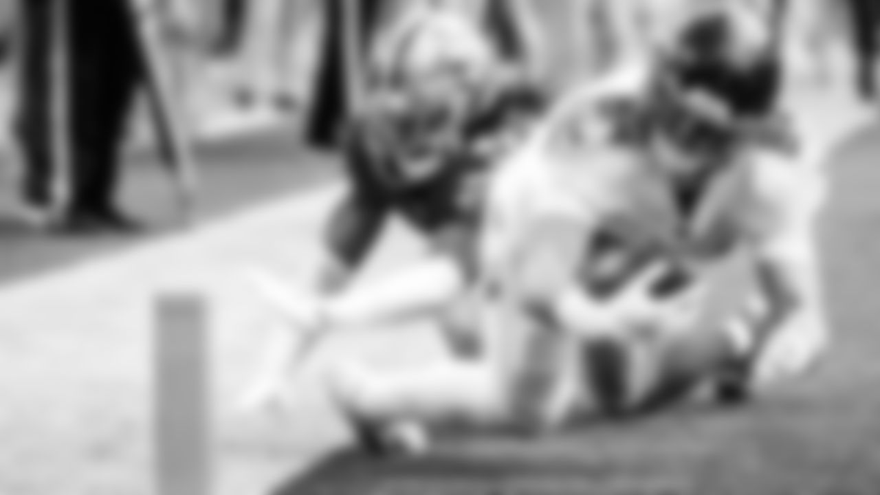 Tight end Gunnar Helm #84 of the Tennessee Titans during the game between the Tennessee Titans and the San Francisco 49ers at Levi's Stadium on December 14, 2025 in San Francisco, CA. Photo By Donald Page/Tennessee Titans