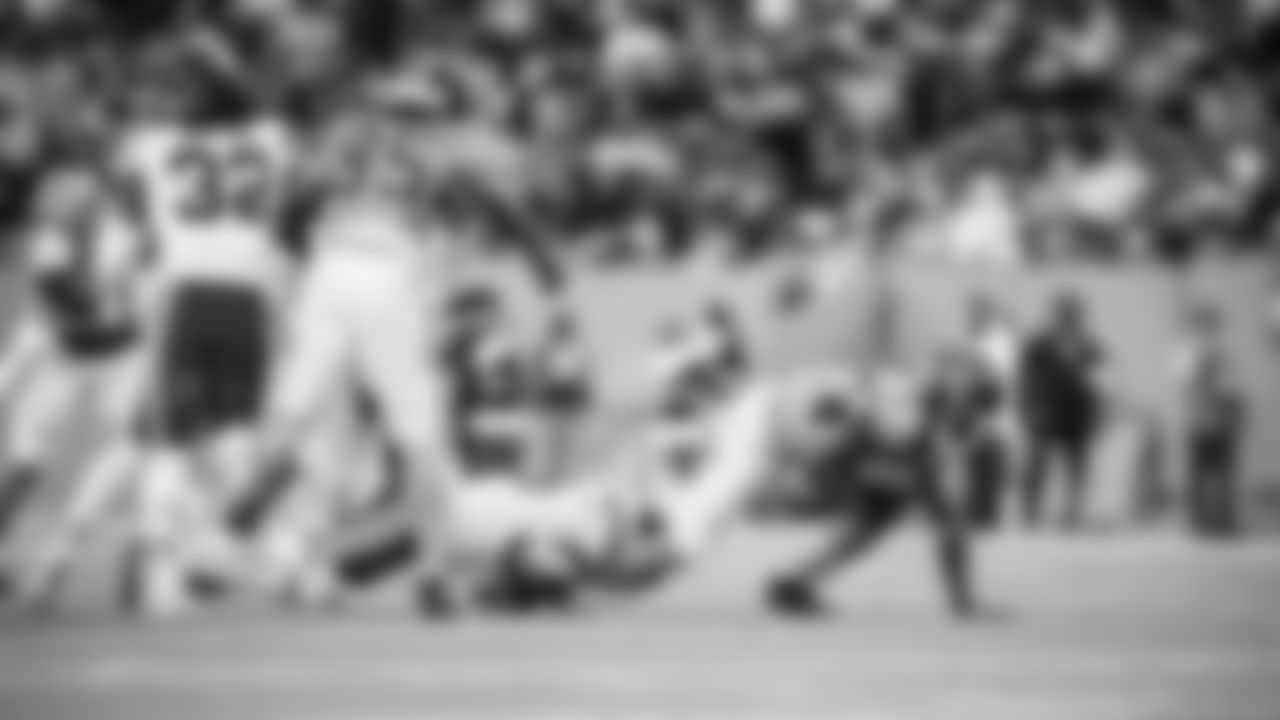 The Tennessee Titans and the Kansas City Chiefs compete at Nissan Stadium on December 21, 2025 in Nashville, TN. Photo By Jessie Rogers/Tennessee Titans