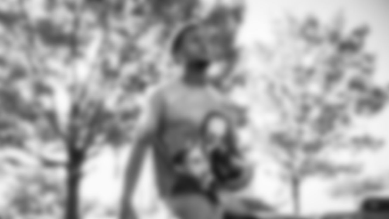 The Tennessee Titans and the Houston Texans compete at Nissan Stadium on November 16, 2025 in Nashville, TN. Photo By Donald Page/Tennessee Titans