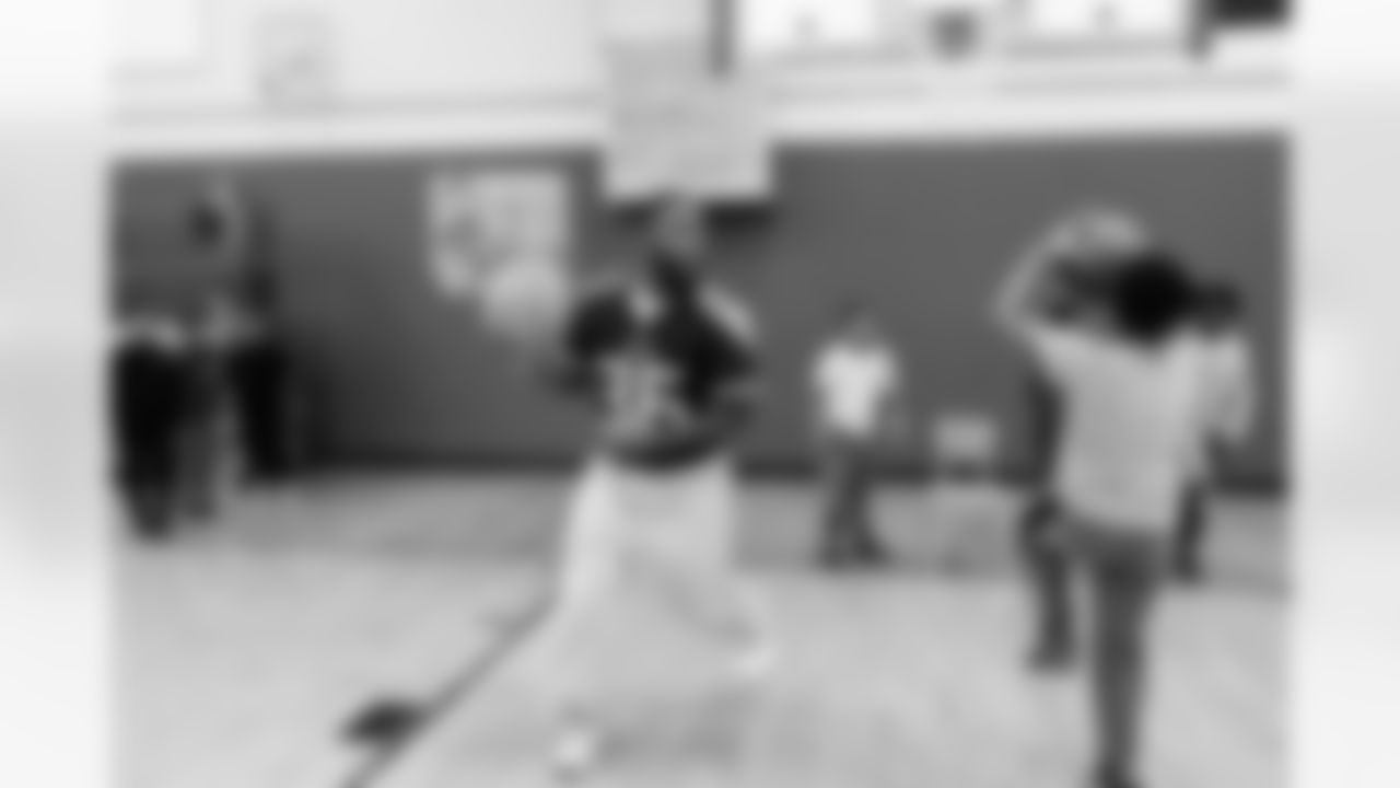 Take A Titan To School hosted at Park Avenue Elementary School on December 16, 2025 in Nashville, TN. Photo By Jessie Rogers/Tennessee Titans