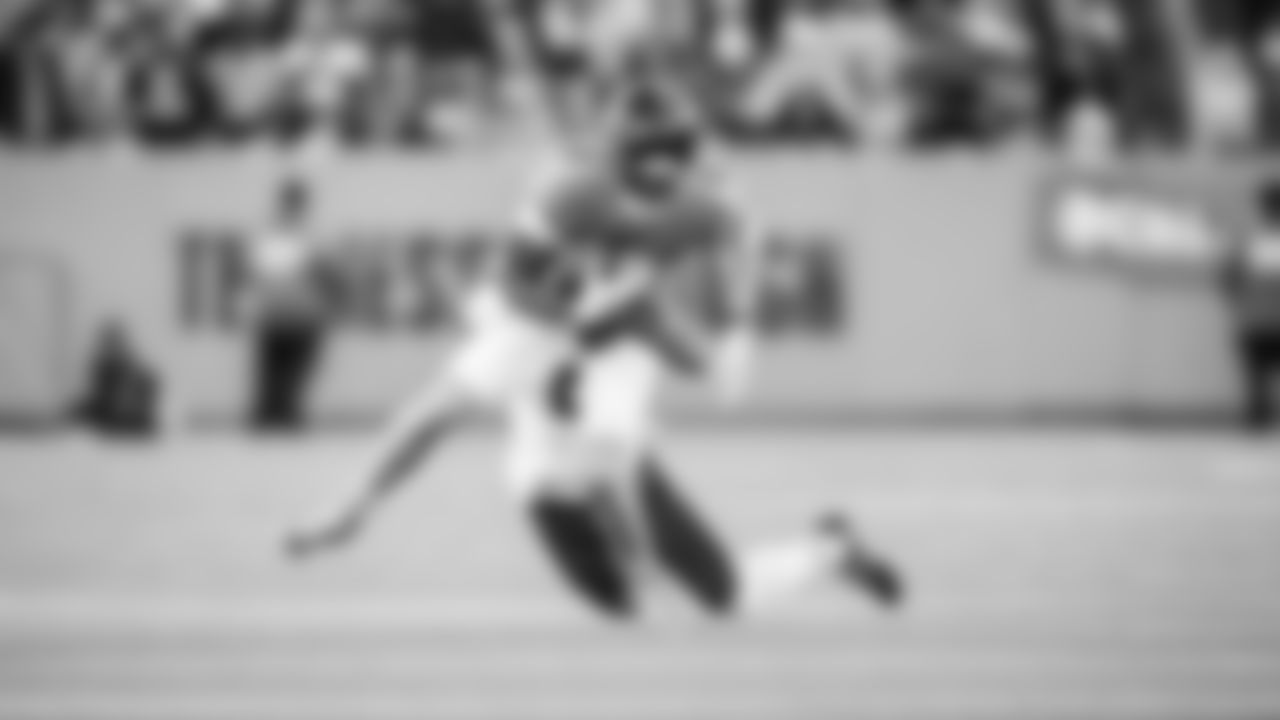 The Tennessee Titans and the Kansas City Chiefs compete at Nissan Stadium on December 21, 2025 in Nashville, TN. Photo By Jessie Rogers/Tennessee Titans