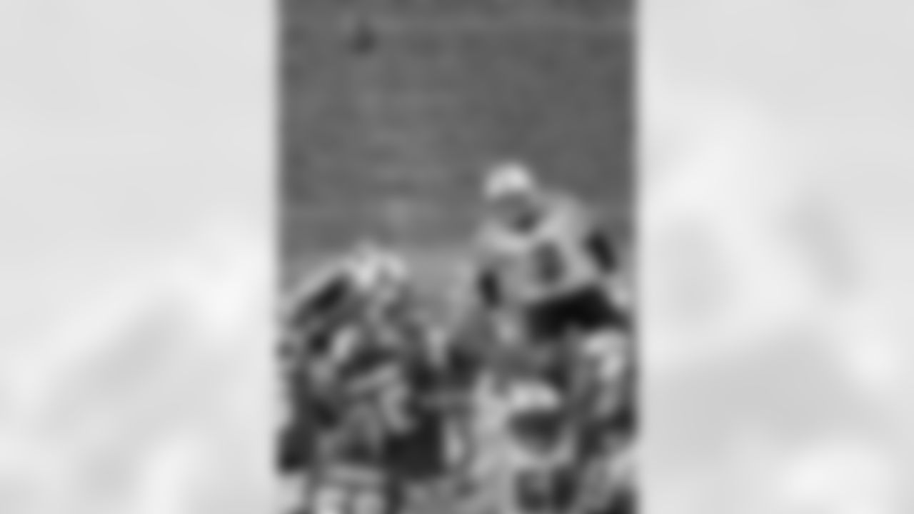 Tennessee Titans punter Rob Bironas (2) watches after kicking a 25-yard-field goal during the fourth quarter of an NFL football game Sunday, Dec. 16, 2007 in Kansas City, Mo. The Titans won the game 26-17. (AP Photo/Charlie Riedel)