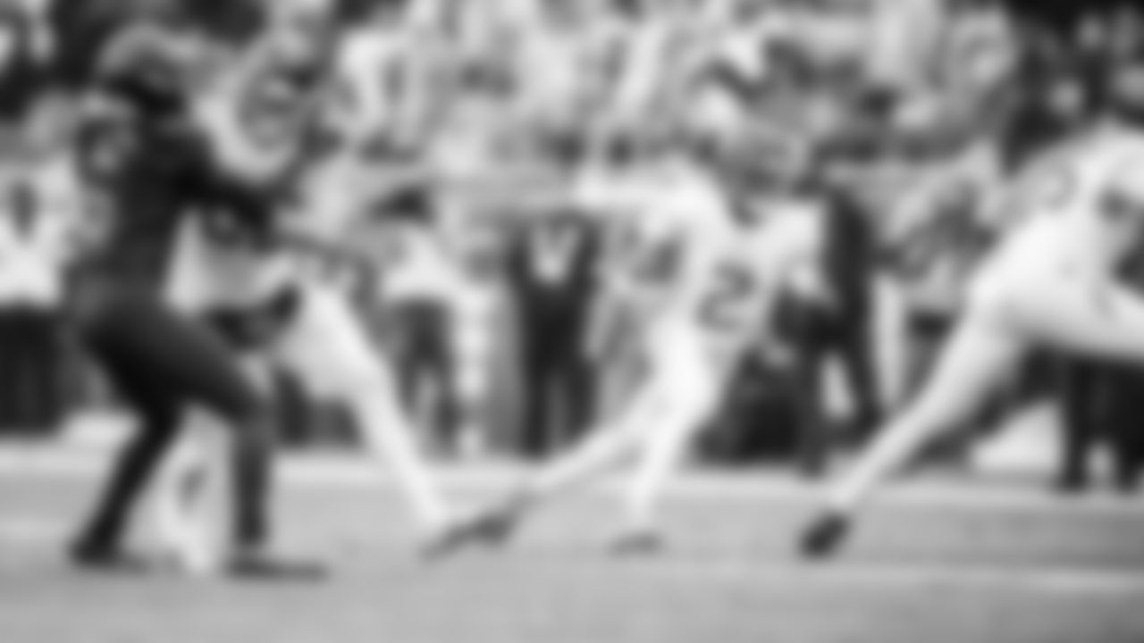 The Tennessee Titans and the Cleveland Browns compete at Huntington Bank Field on December 07, 2025 in Cleveland, OH. Photo By Jessie Rogers/Tennessee Titans