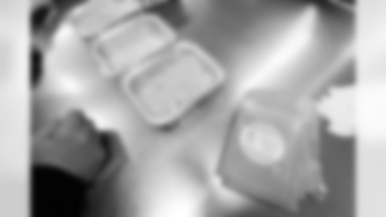 Tennessee Titans staff visit The Heimerdinger Foundation to help pack signature spice blend packets as a part of Crucial Catch week on October 17, 2025 in Nashville, TN. Photo By Jessie Rogers/Tennessee Titans