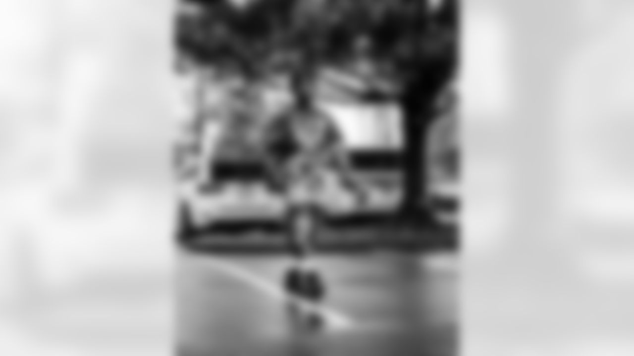 The Tennessee Titans and the Los Angeles Chargers compete at Nissan Stadium on November 02, 2025 in Nashville, TN. Photo B Donald Page/Tennessee Titans