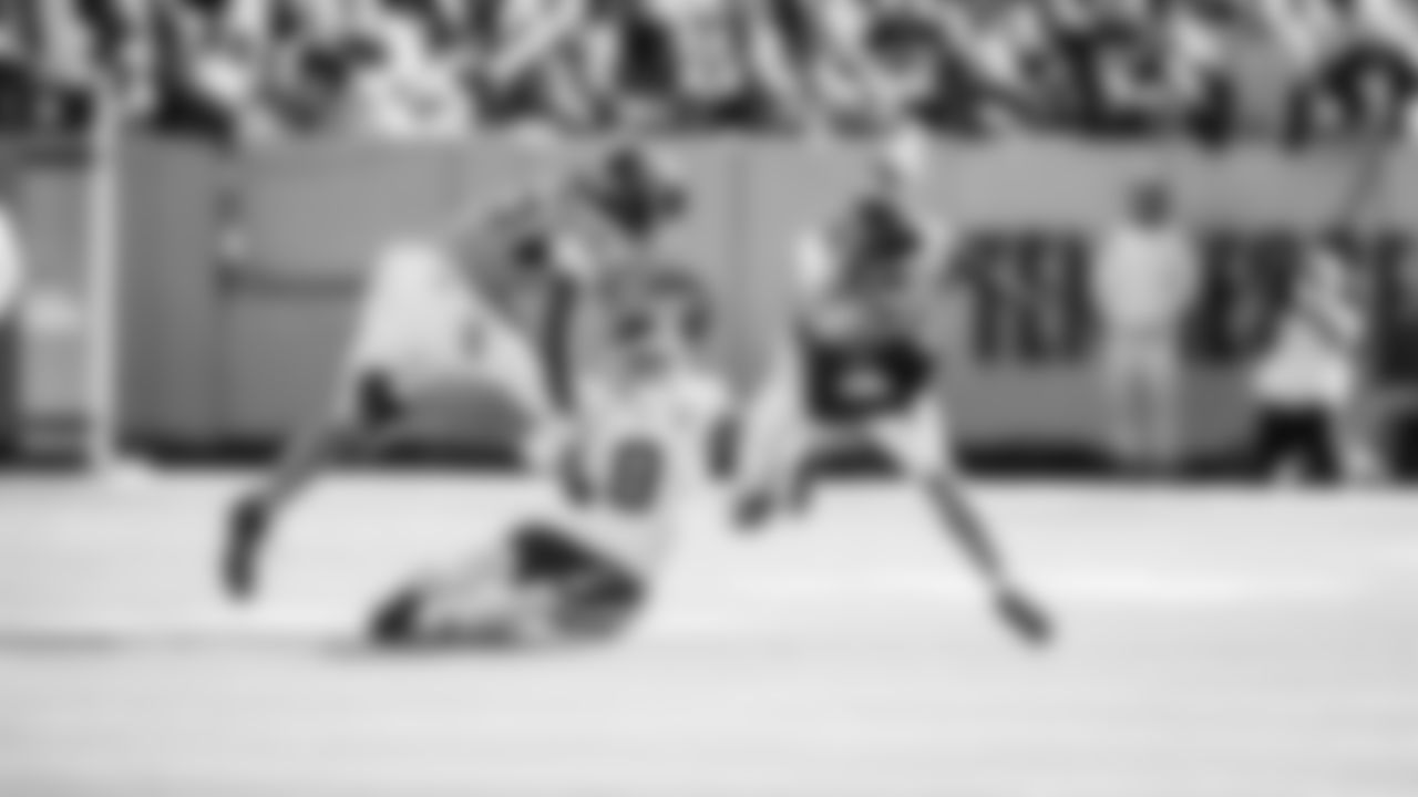 The Tennessee Titans and the Kansas City Chiefs compete at Nissan Stadium on December 21, 2025 in Nashville, TN. Photo By Beau Brune/Tennessee Titans