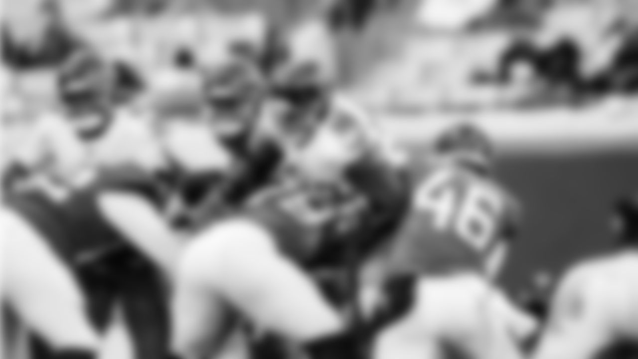 The Tennessee Titans and the Jacksonville Jaguars compete at EverBank Stadium on December 29, 2024 in Jacksonville, FL. Photo By //YOUR NAME///Tennessee Titans