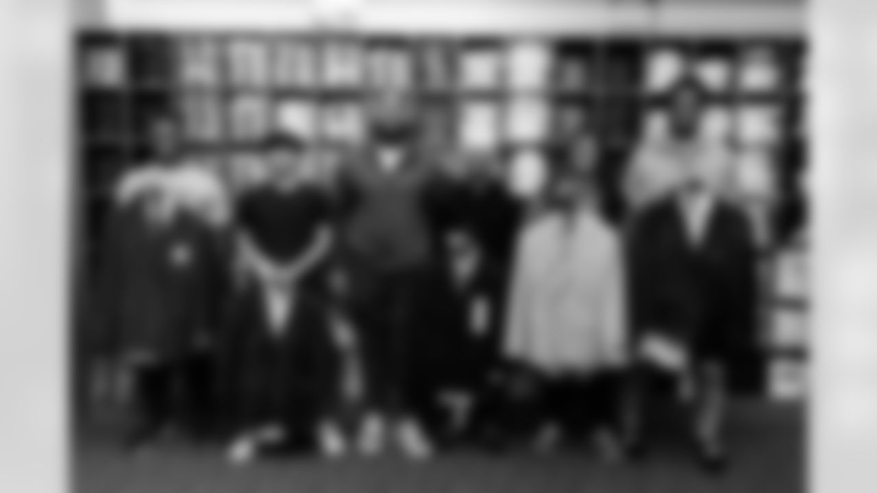 Defensive tackle Jeffery Simmons #98 of the Tennessee Titans hosts 5 high school seniors to get fitted for suits at Men's Warehouse on December 17, 2024 in Franklin, TN. Photo By Jessie Rogers/Tennessee Titans