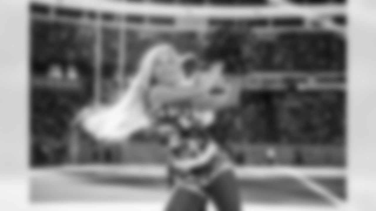 Tennessee Titans Cheerleaders during the game between the Tennessee Titans and the Houston Texans at Nissan Stadium on November 16, 2025 in Nashville, TN. Photo By Kaitlyn Hungerford/Tennessee Titans