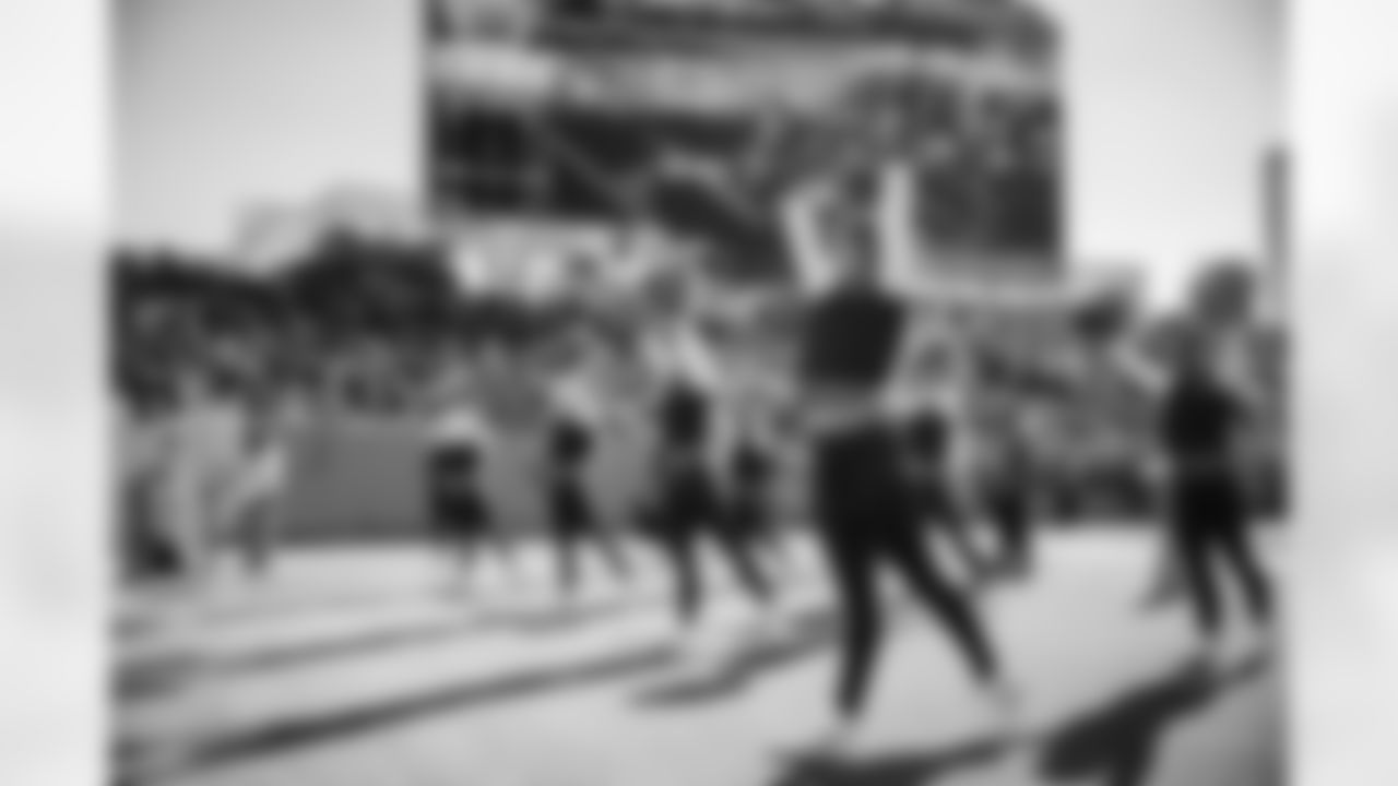 Tennessee Titans Cheerleaders during the game between the Tennessee Titans and the Jacksonville Jaguars at Nissan Stadium on November 30, 2025 in Nashville, TN. Photo By Kaitlyn Hungerford/Tennessee Titans