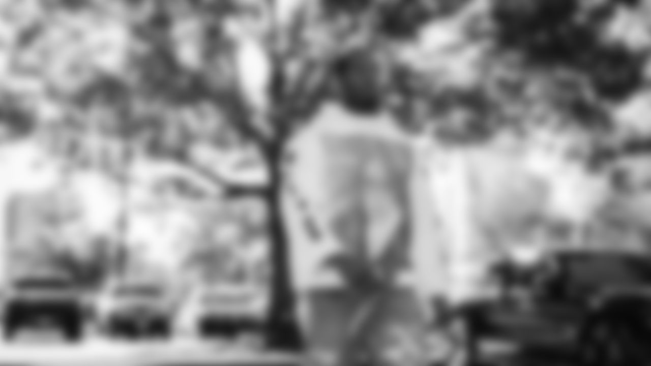 The Tennessee Titans and the Houston Texans compete at Nissan Stadium on November 16, 2025 in Nashville, TN. Photo By Donald Page/Tennessee Titans