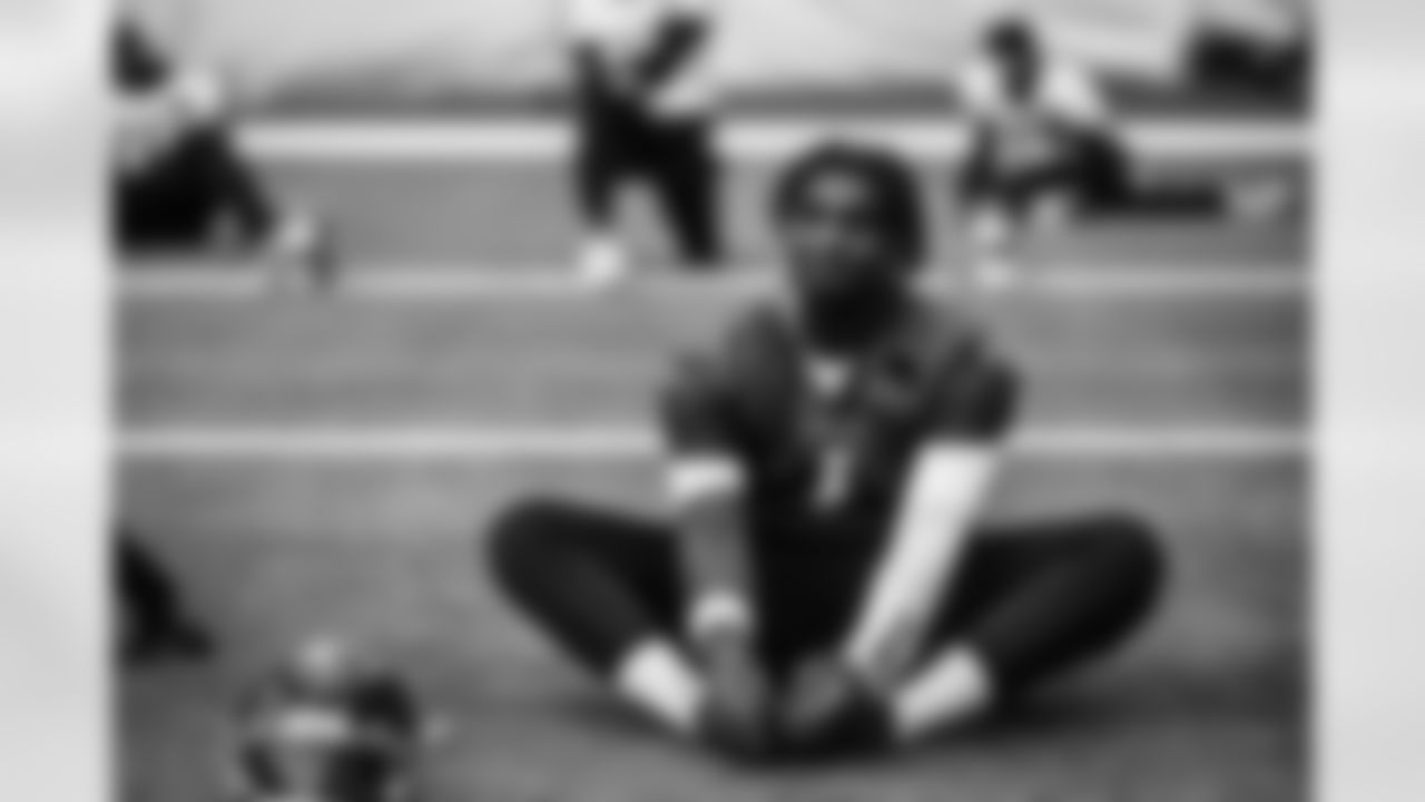 Quarterback Cam Ward #1 of the Tennessee Titans during practice in the bubble at the Ascension Saint Thomas Sports Park on December 5, 2025 in Nashville, TN. Photo By Donald Page/Tennessee Titans