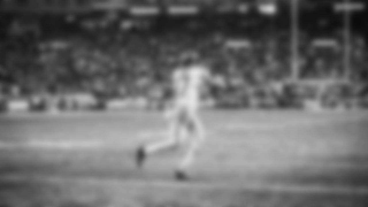 The Tennessee Titans and the Cleveland Browns compete at Huntington Bank Field on December 07, 2025 in Cleveland, OH. Photo By Donald Page/Tennessee Titans