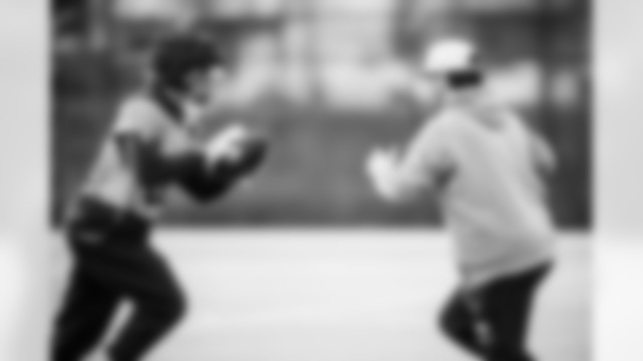 Running back Tony Pollard #20 of the Tennessee Titans during practice at the Ascension Saint Thomas Sports Park on December 31, 2025 in Nashville, TN. Photo By Donald Page/Tennessee Titans