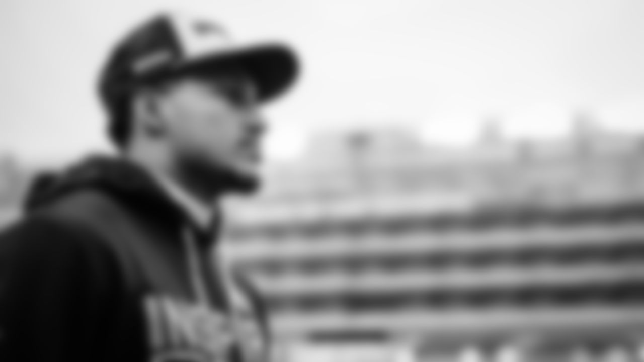 The Tennessee Titans and the San Francisco 49ers compete at Levi's Stadium on December 14, 2025 in San Francisco, CA. Photo By Jessie Rogers/Tennessee Titans