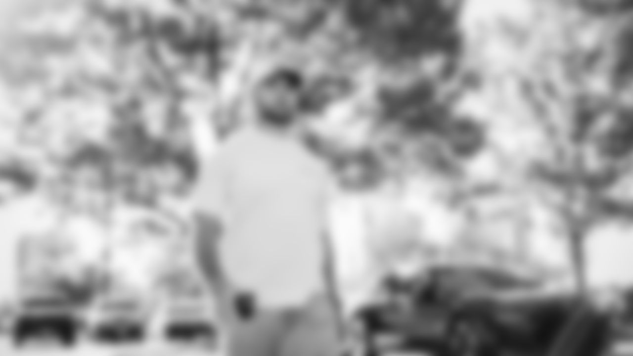 The Tennessee Titans and the Houston Texans compete at Nissan Stadium on November 16, 2025 in Nashville, TN. Photo By Donald Page/Tennessee Titans