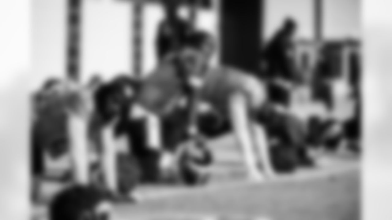 Quarterback Cam Ward #1 of the Tennessee Titans during practice at the Ascension Saint Thomas Sports Park on December 19, 2025 in Nashville, TN. Photo By Jessie Rogers/Tennessee Titans