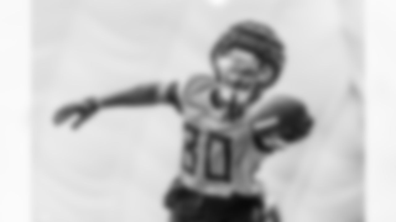 Wide receiver Bryce Oliver #80 of the Tennessee Titans during practice in the bubble at the Ascension Saint Thomas Sports Park on October 29, 2025 in Nashville, TN. Photo By Donald Page/Tennessee Titans