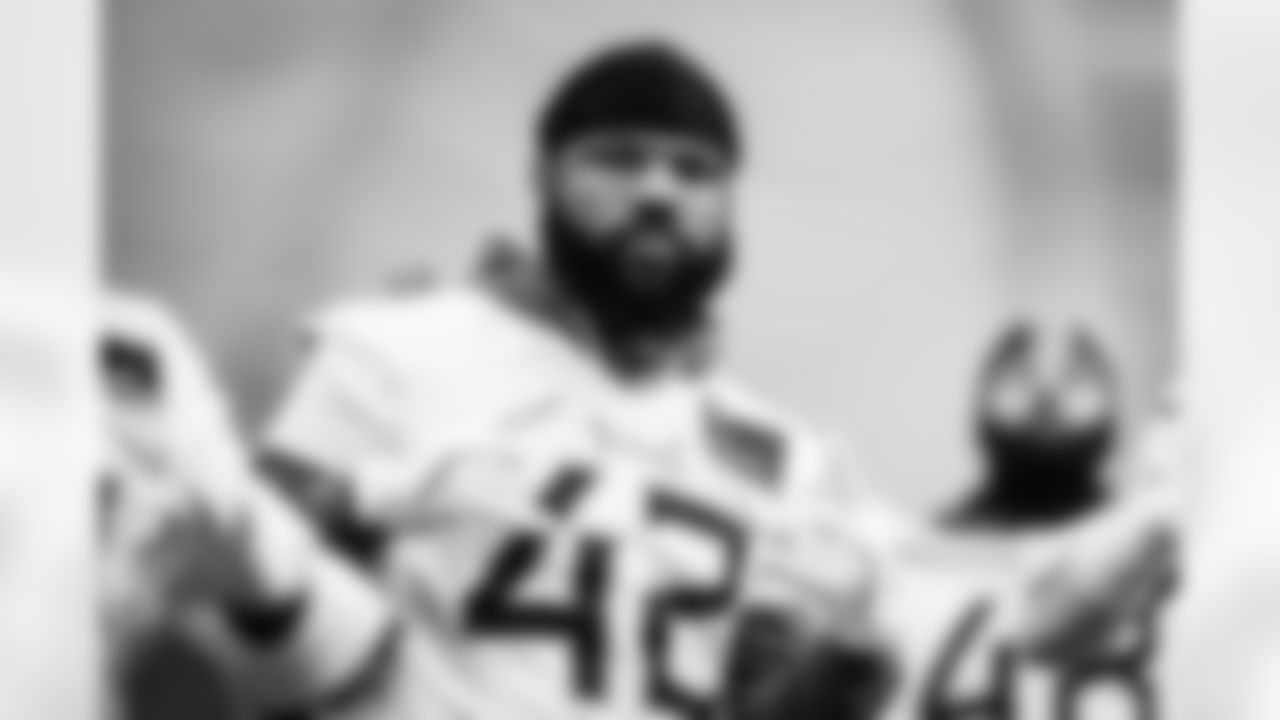 Linebacker Kyzir White #42 of the Tennessee Titans during practice at the Ascension Saint Thomas Sports Park on December 3, 2025 in Nashville, TN. Photo By Jessie Rogers/Tennessee Titans