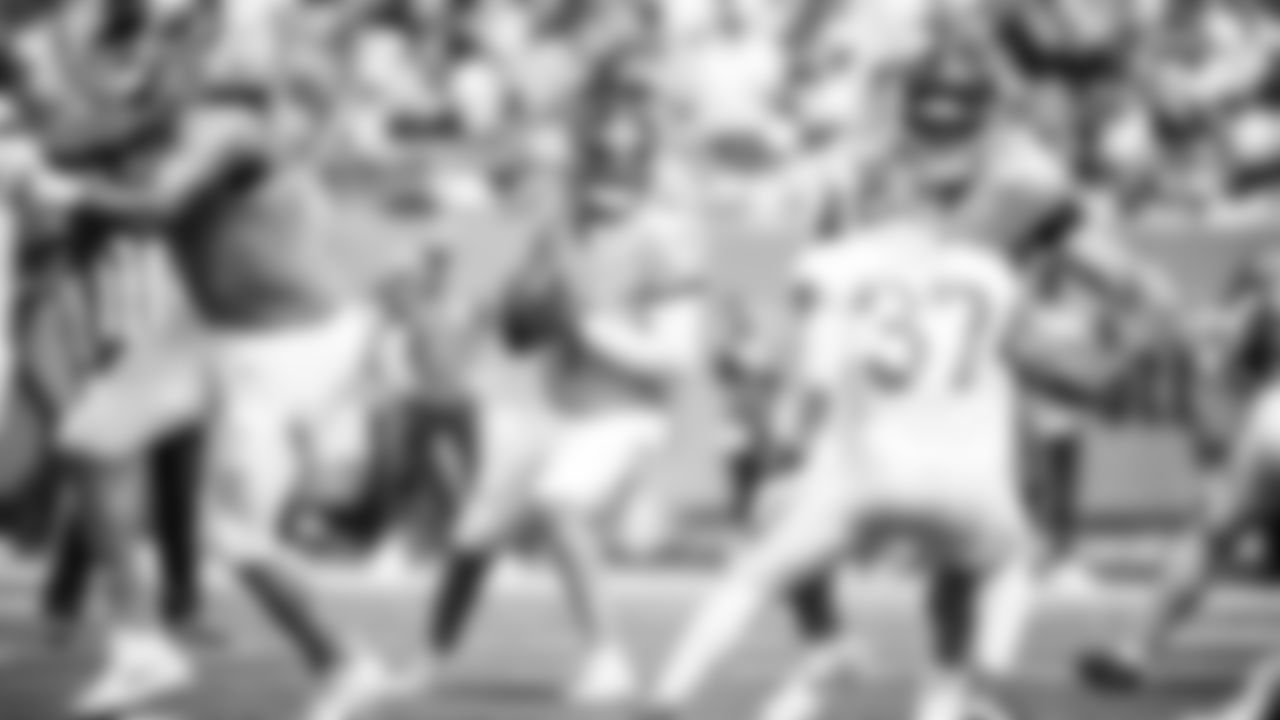 The Tennessee Titans and the Los Angeles Rams compete at Nissan Stadium on September 14, 2025 in Nashville, TN. Photo By Beau Brune/Tennessee Titans